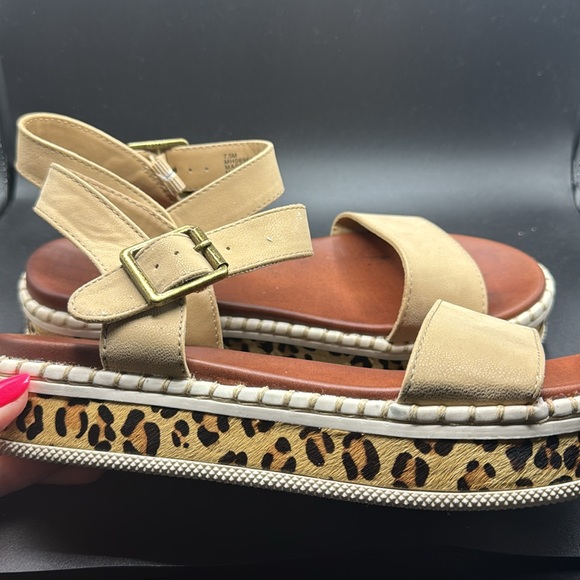 Altar’d State Sandals Leopard Platforms - Picture 6 of 9